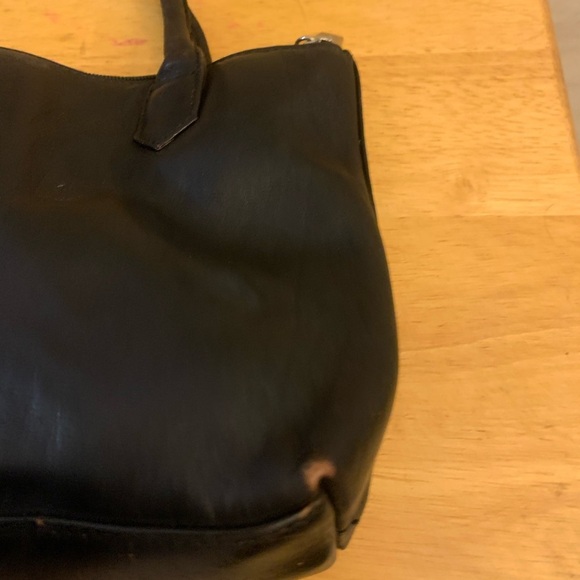 Elegant HOBO Black Leather Tote Bag - Picture 3 of 9